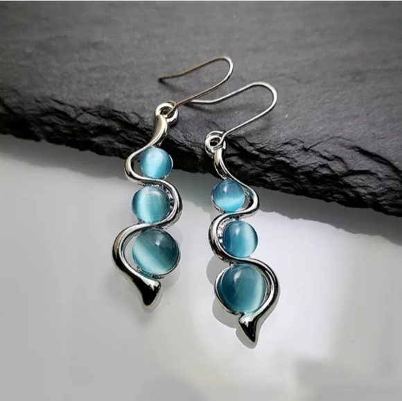 🎀Stunning Moonstone Twist Drop Earings - Picture 4 of 5